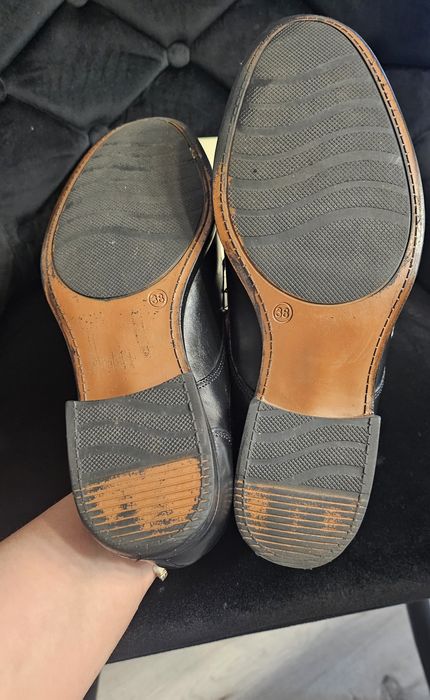 Sprzedam buty komunijne chłopięce roz. 38