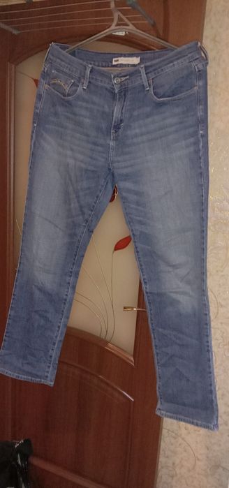 Жіночі джинси Levis.р.46-48.