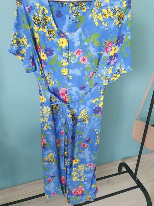 Długa sukienka w kwiaty, roz.44/46 kolor niebieski