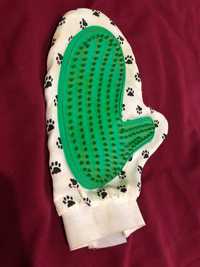 Перчатка для вычесывания кота / собаки
