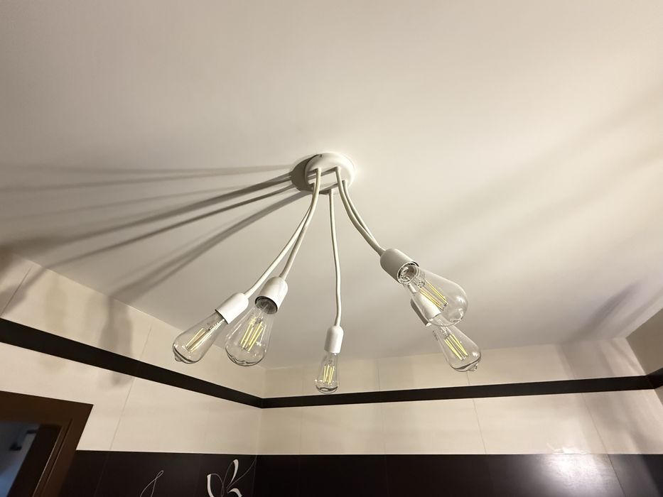 Lampa żyrandol bialy plus dwa kinkiety
