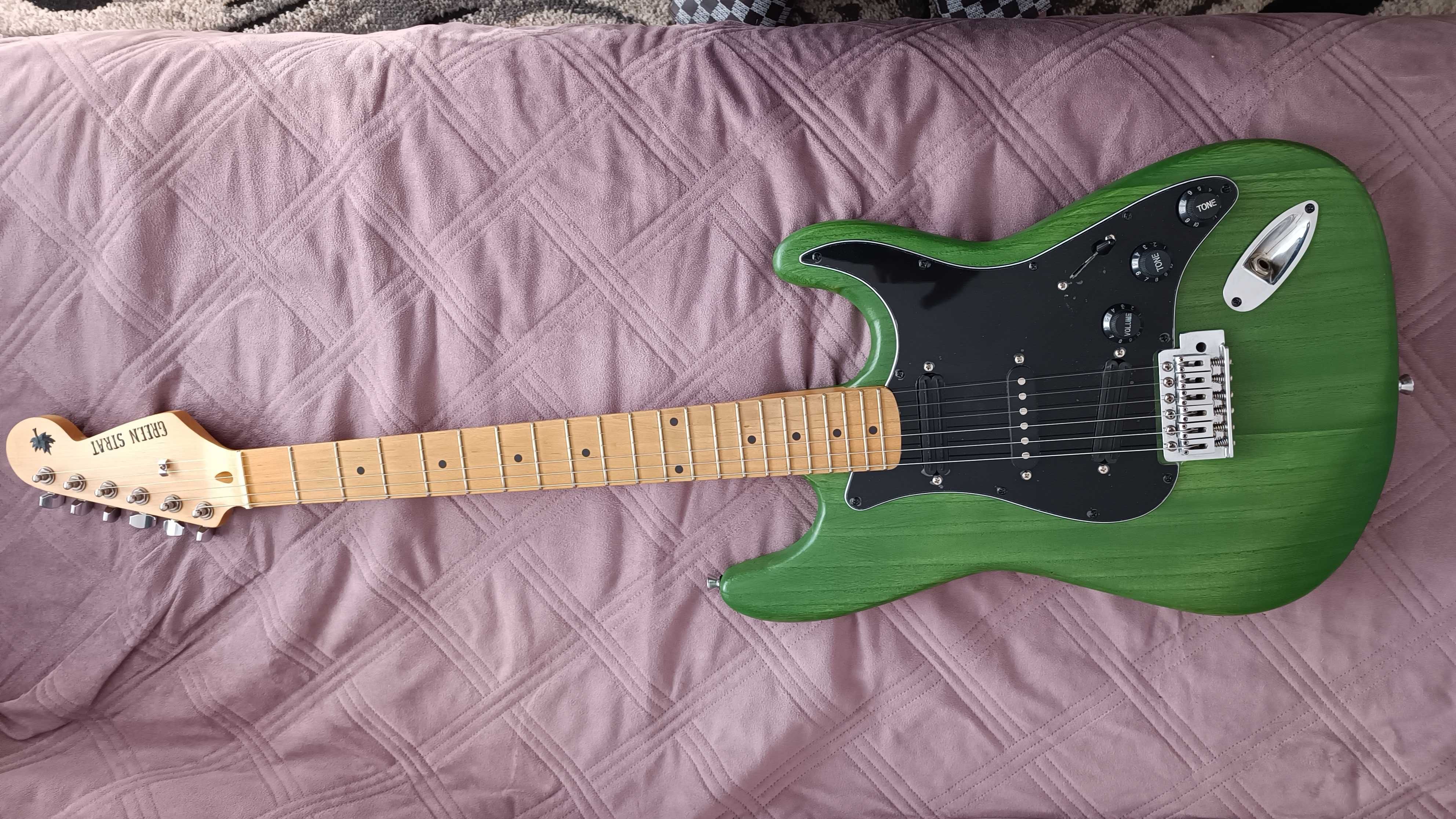 Sprzedam gitarę elektryczną .Stratokaster Green Strat.