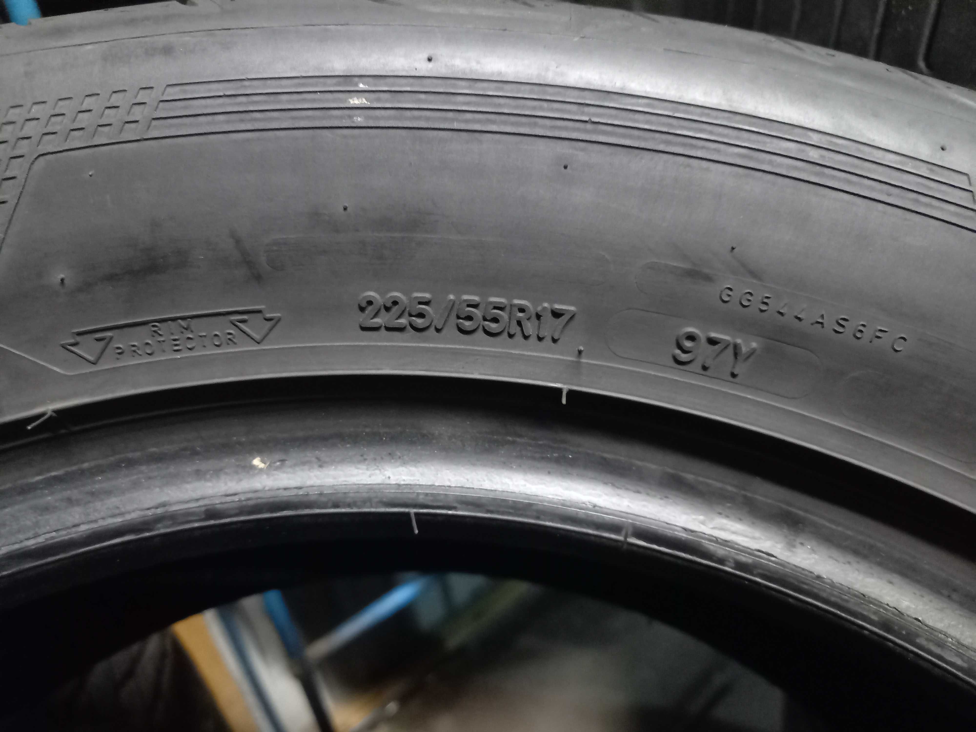 2020 rok !   225/55R17 Goodyear lato bardzo dobry stan