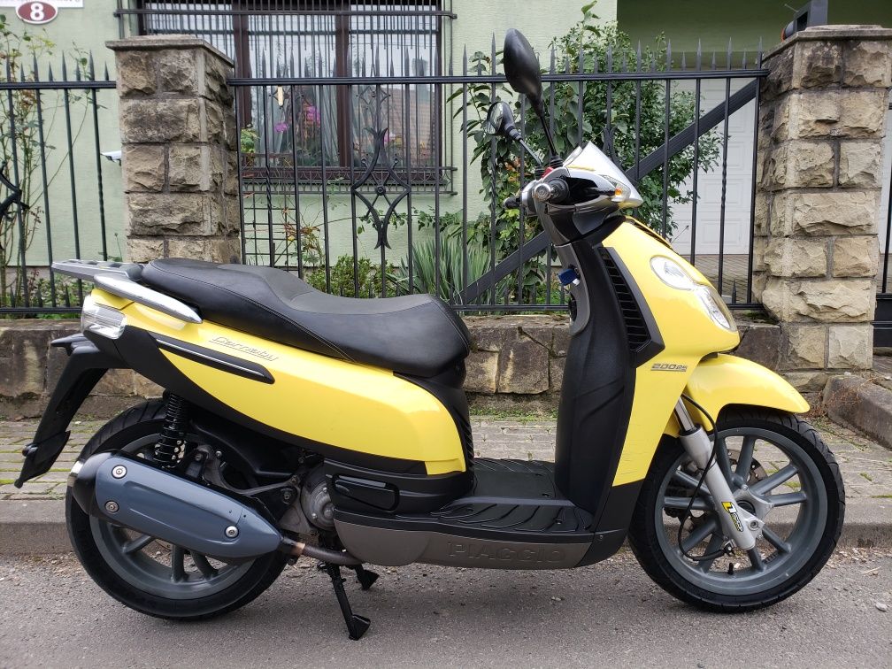 Скутер Piaggio Carnaby 200es