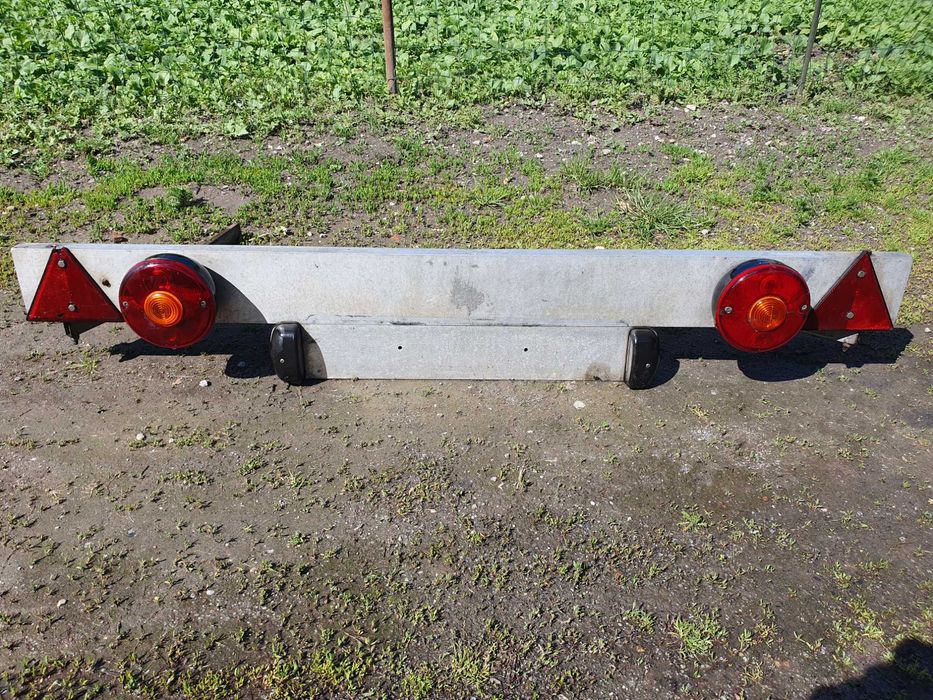 DOBRY STAN Listwa świetlna do przyczepki/oświetlenie tylne/belka/panel