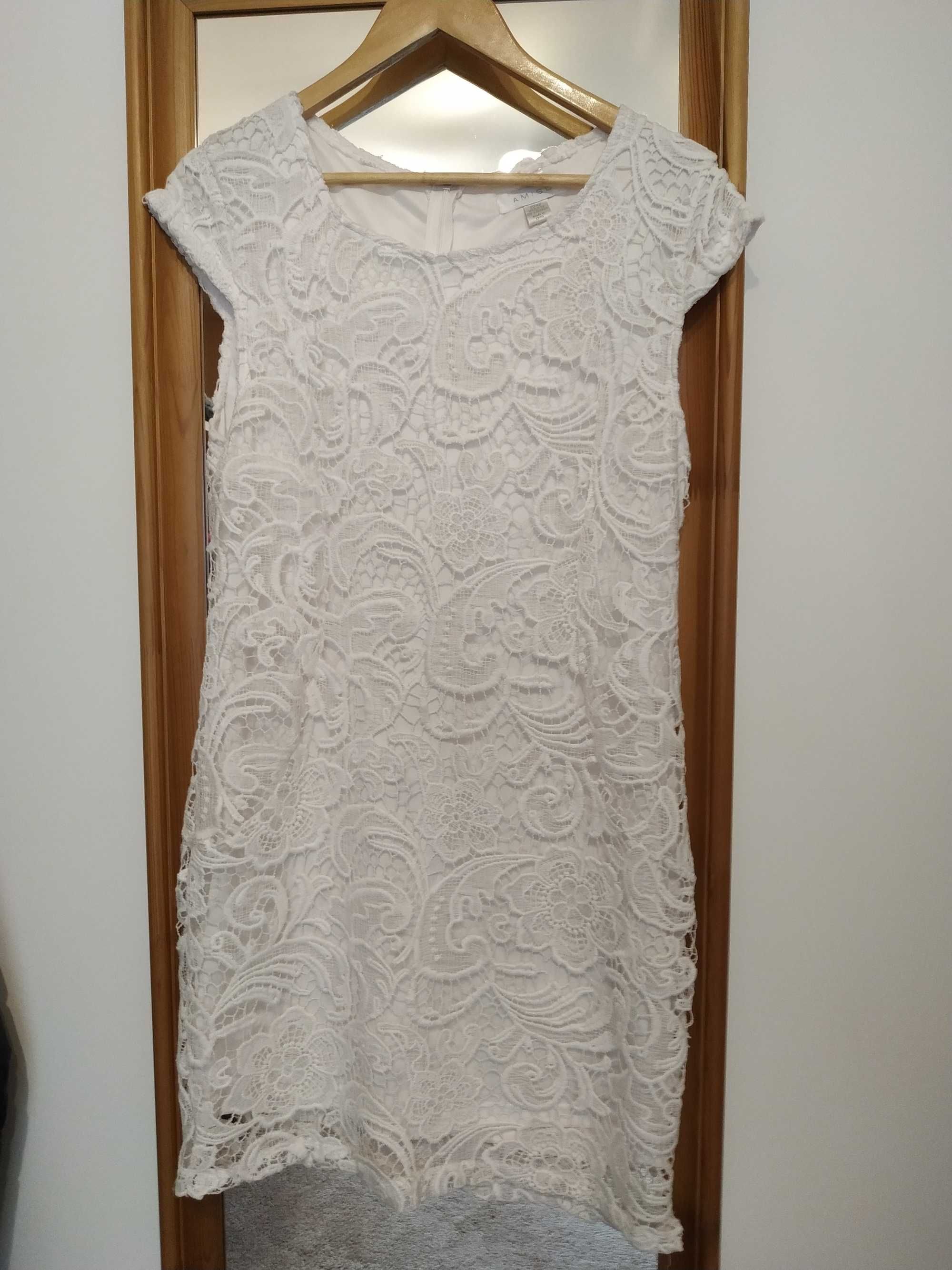 Sukienka biała 42