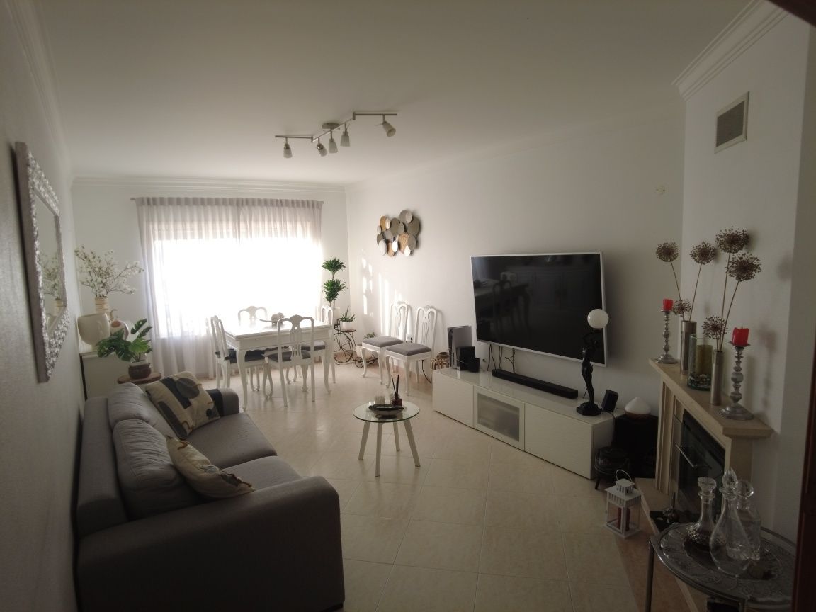 Apartamento T3 c/Garagem-Box e Arrecadação-Qta da Marialva - RESERVADO