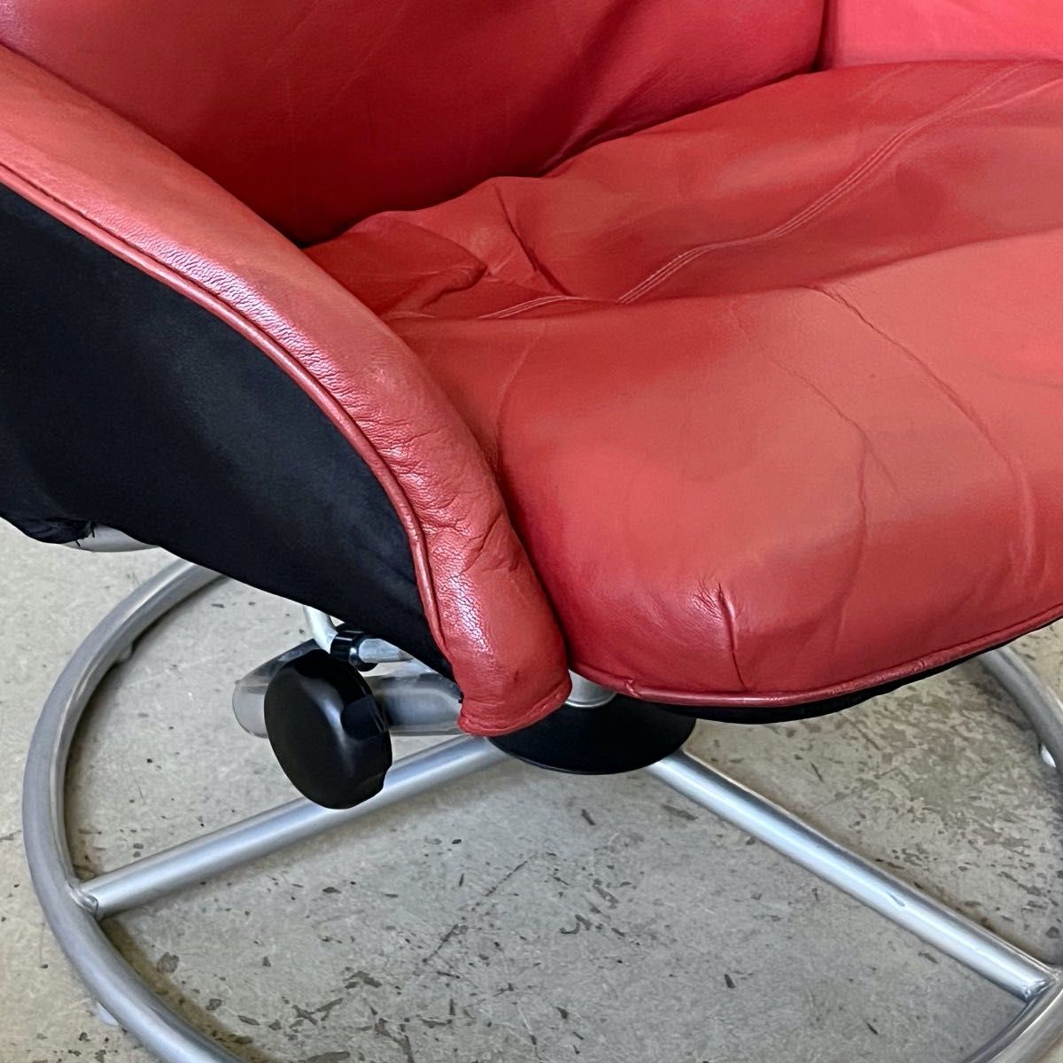 Skórzany fotel obrotowy z podnóżkiem IKEA Malung lata 90