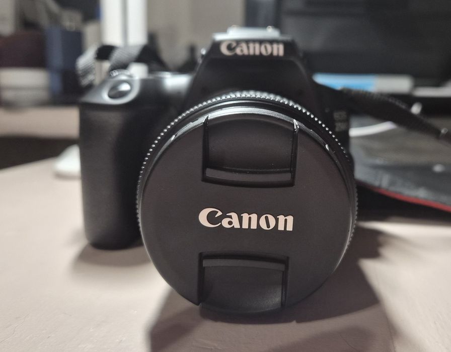 Фотоапарат Canon EOS 250D BK 18-55 IS