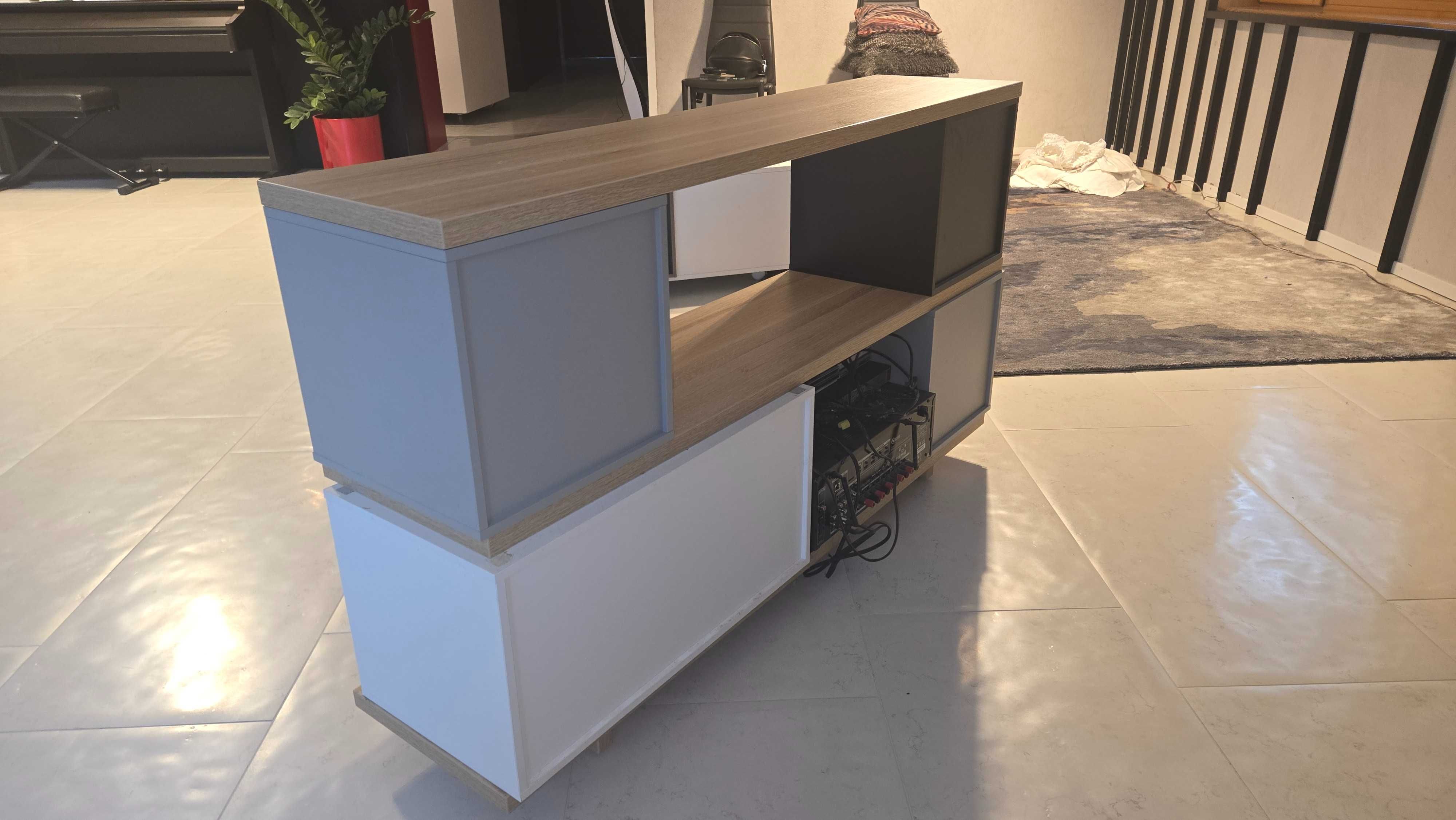 Meble VOX szafka RTV:  32cm szer x 82cm wys  x 138cm długości