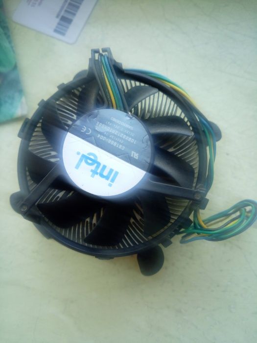 Кулер на 4 PIN з радіатором стояв на LGA775