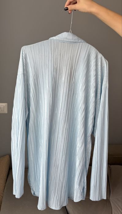 Голубий костюм від Twice