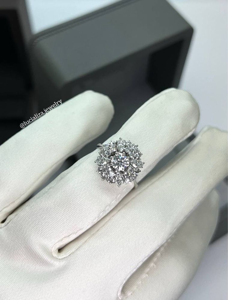Кольцо с бриллиантами 1.51ct   золото :