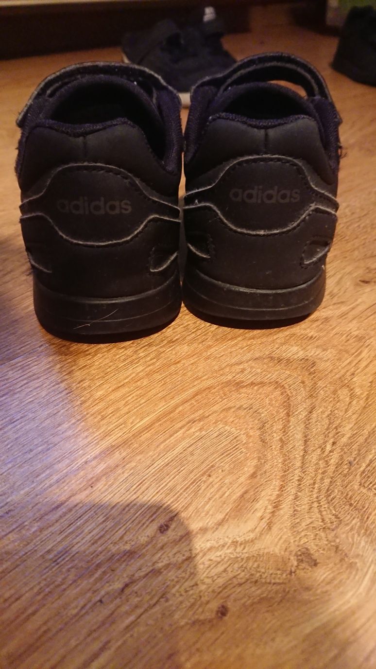 Buty adidasy, marka adidas dla chłopca rozmiar 29