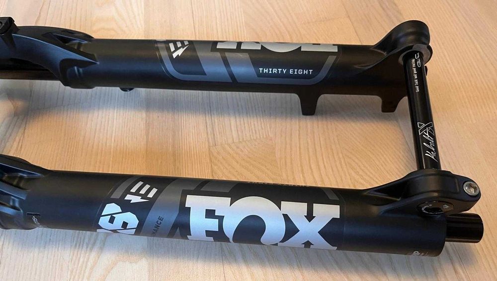 Fox 38 Float Performance  27,5" skok 160 Tapere Boost enduro ebike mtb
