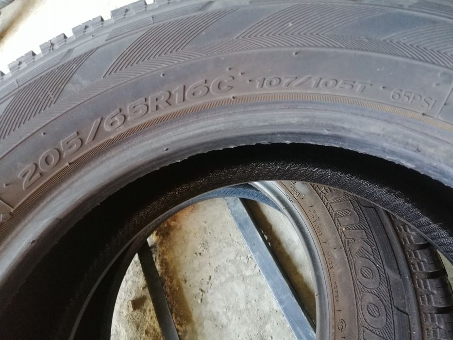 205/65R16C 107/105T Hankook Winter RW06