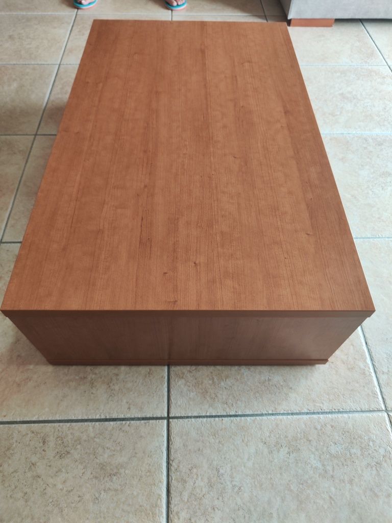 Mesa de centro com pouco uso