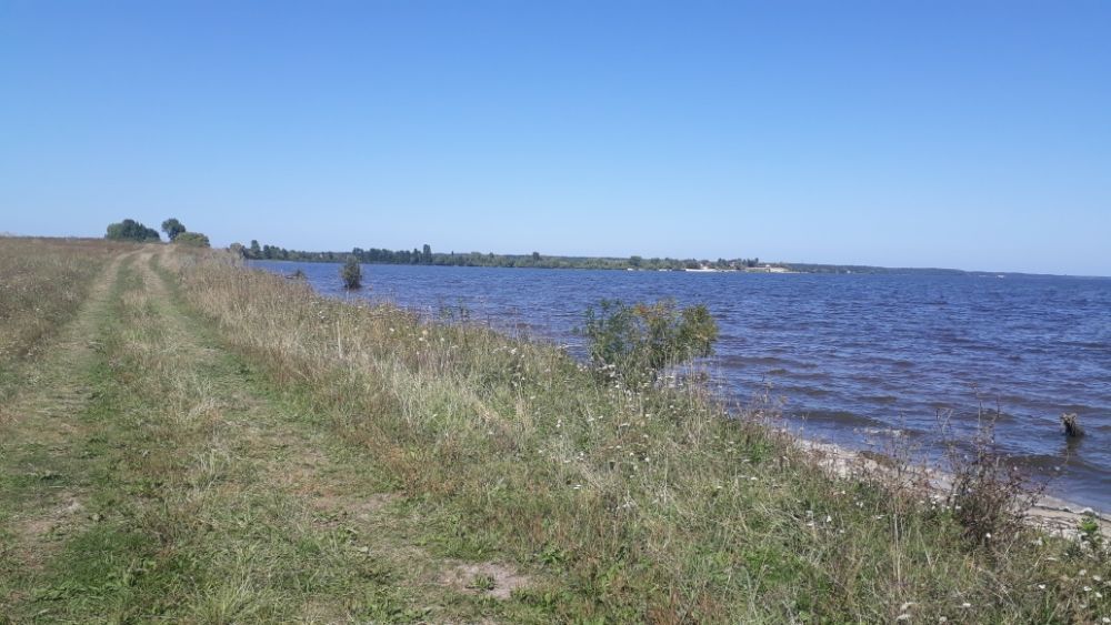 Срочно.Участок на море,у самой воды.Всего 27км от Киева.Цена за сотку