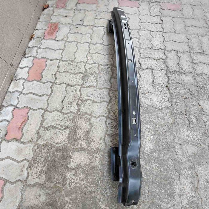 Усилитель заднего бампера Volkswagen Caddy 2004-2010