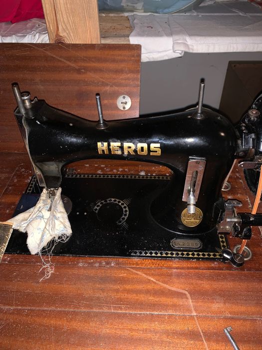 Старінні Швейні машини 4 штук самовывоз