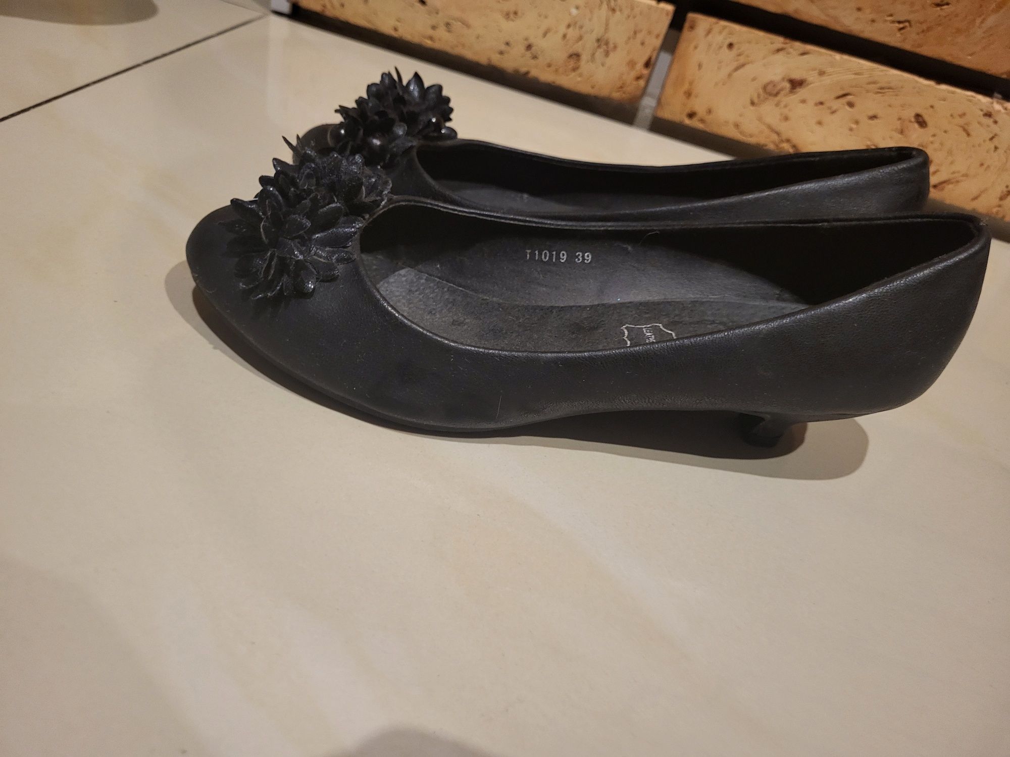 Buty damskie eleganckie na małym obcasie rozmiar 40