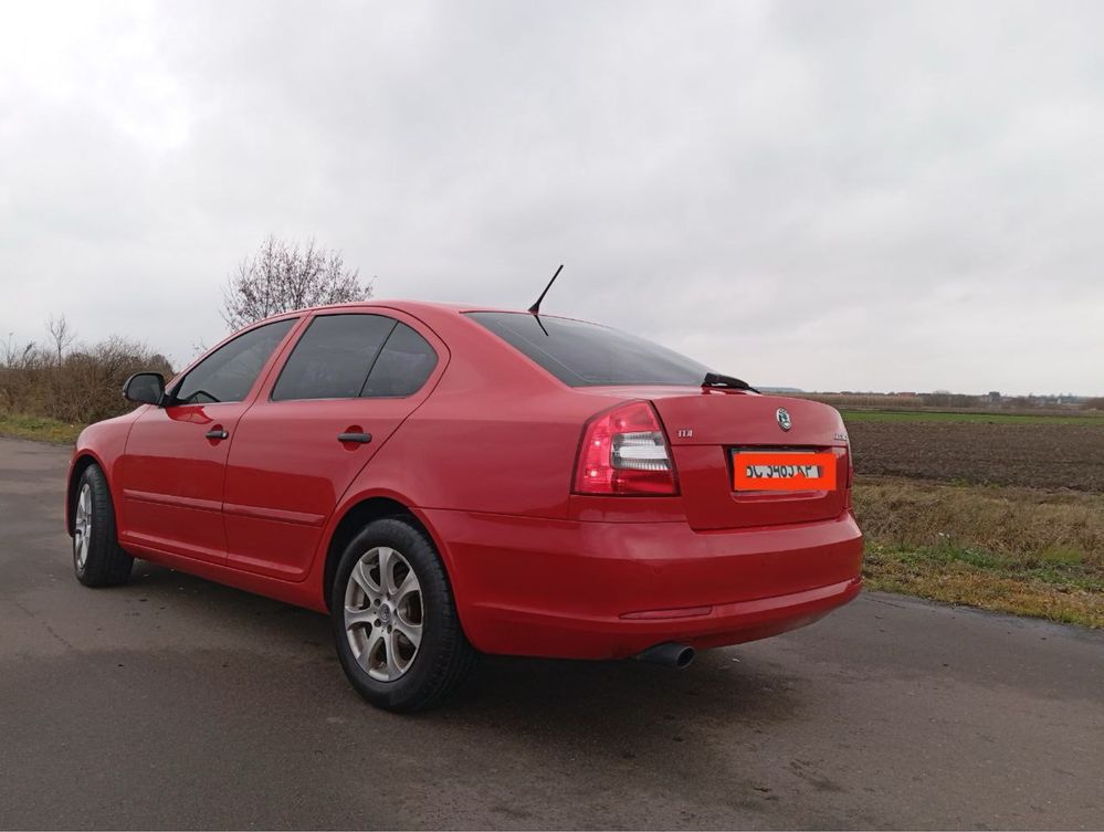 Продам срочно машину Skoda Octavia