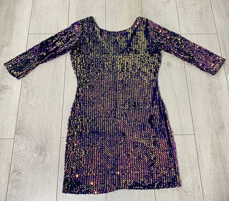 Sukienka cekinowa House