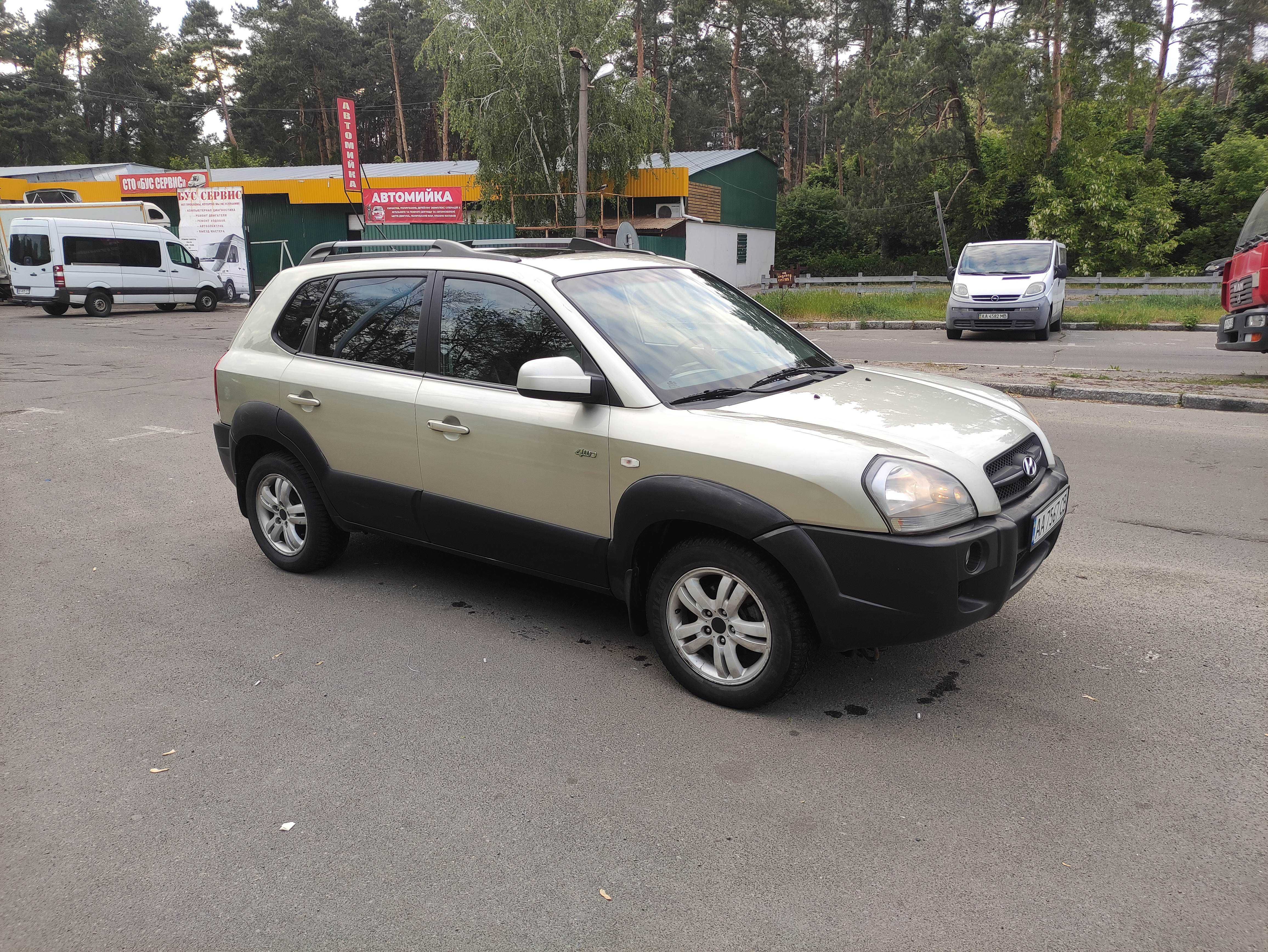 Tucson V6 автомат, газ, 4х4, фаркоп