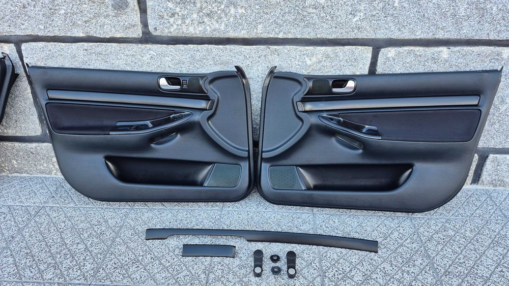 AUDI A4 B5(8D)-Quartelas Portas PRETAS ESTOFADAS NOVO-EXCELENTE ESTADO