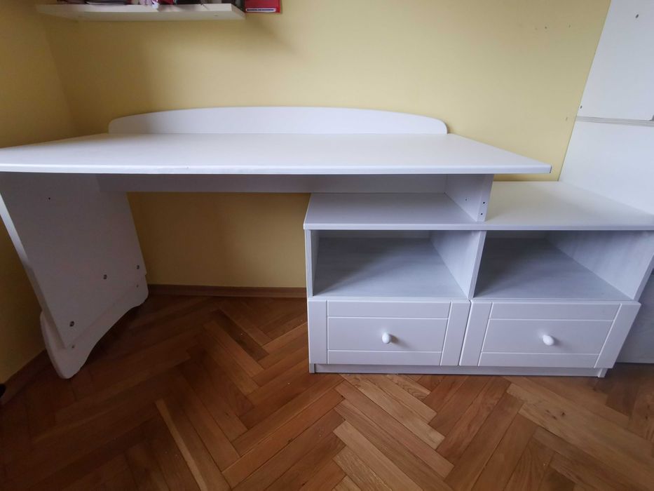 Białe biurko Meblik z regulowana wysokością, biurko z szafka
