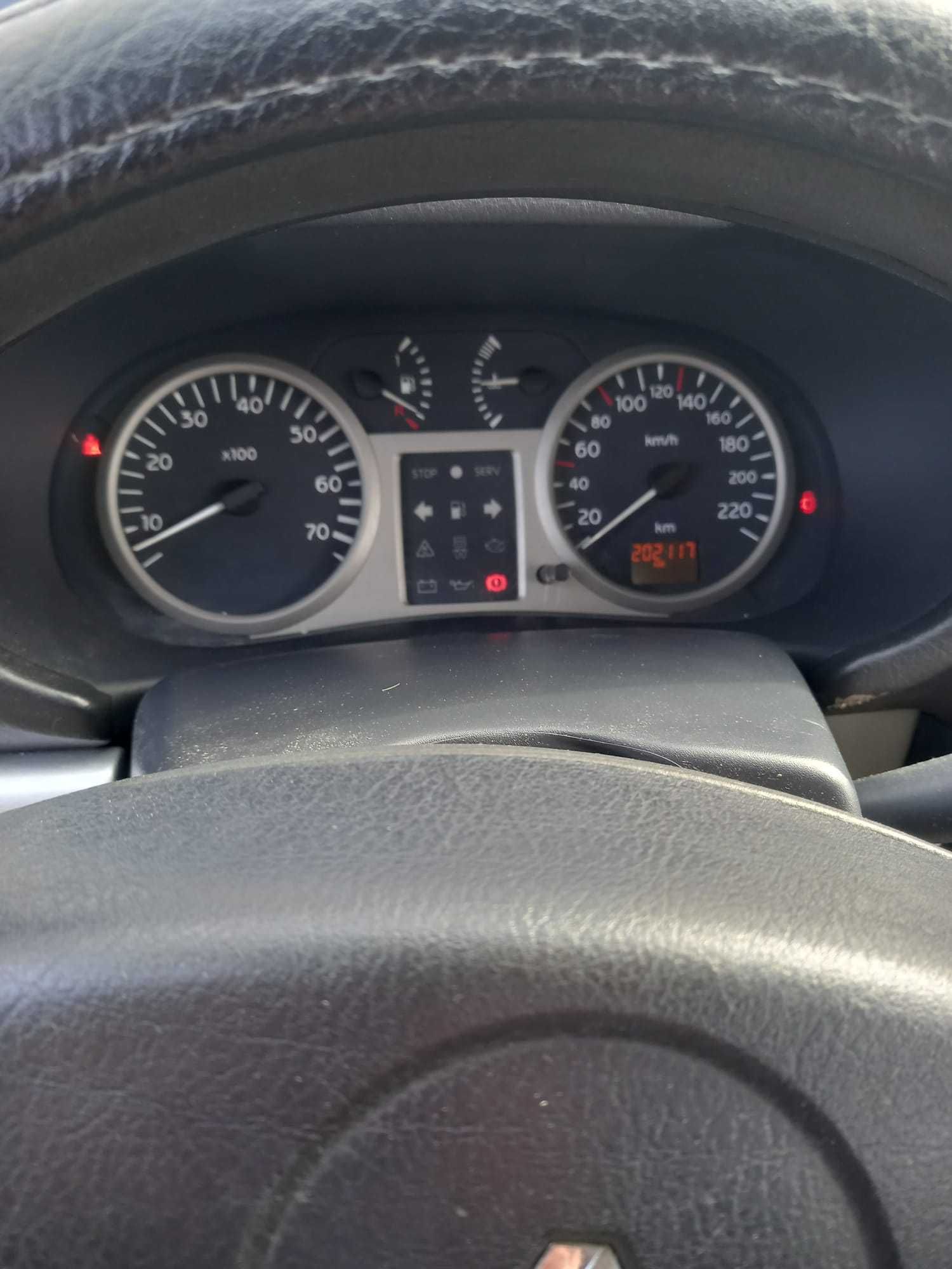 Renault Clio em bom estado