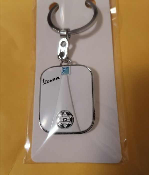 Porta Chaves Piaggio Vespa White