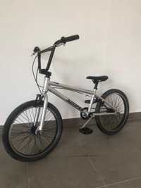 Bicicleta BMX jumper