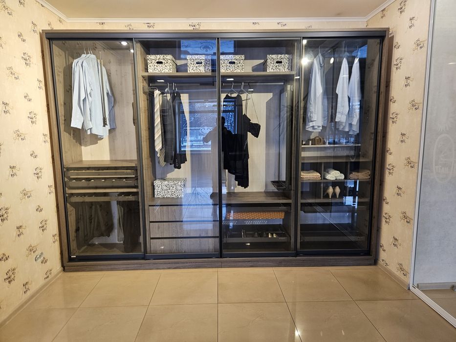 Шафа купе з виставки