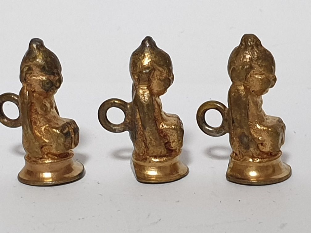 Conjunto de 3 raros antigos botões asiáticos figurativos dourados