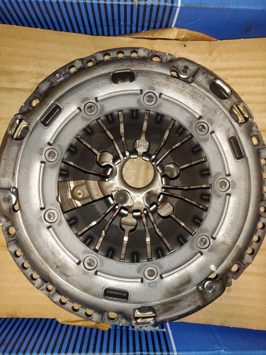 Корзина сцепления на VW Caddy 1.9 tdi. Sachs 3082001409
