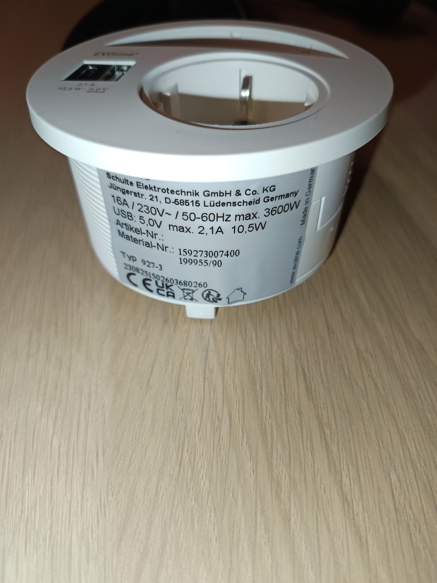 Tomada Evoline Circle 80 com USB e type-C
