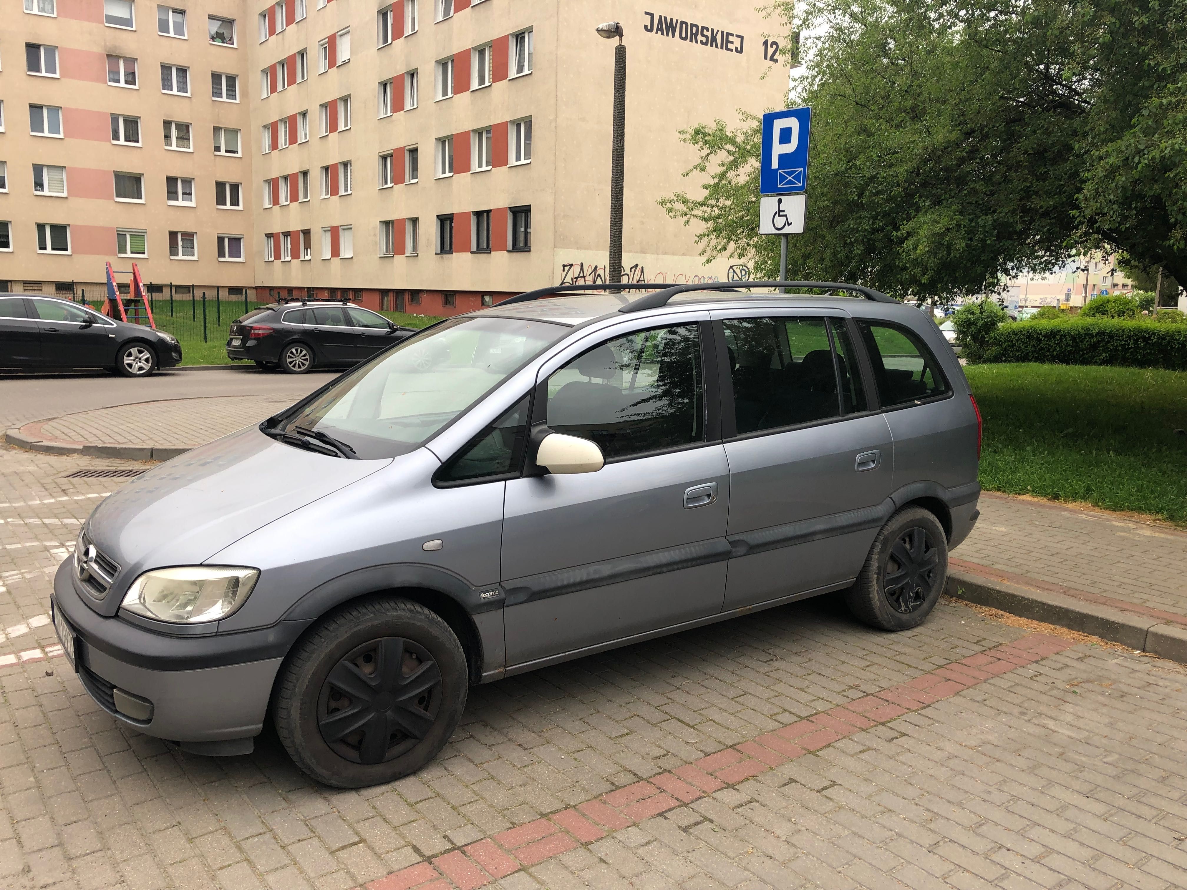 OPEL ZAFIRA A 1.8 2003 7 osób