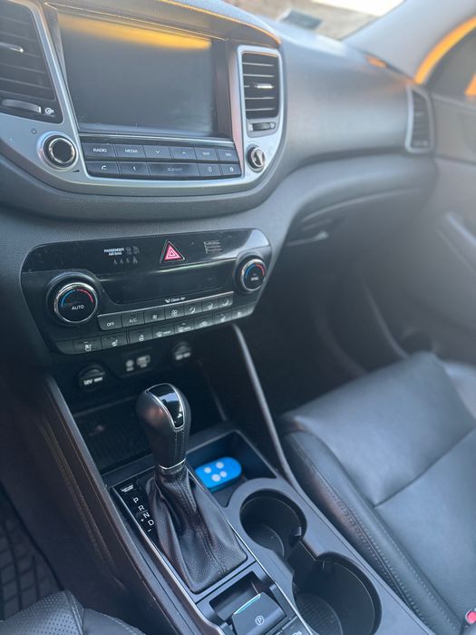 Sprzedam Hyundai Tucson, skóra , automat