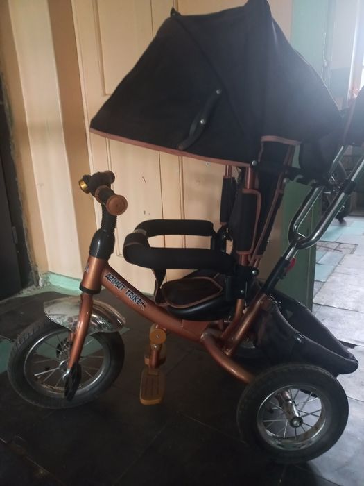 Продаю детский велосипед с родительской ручкой.