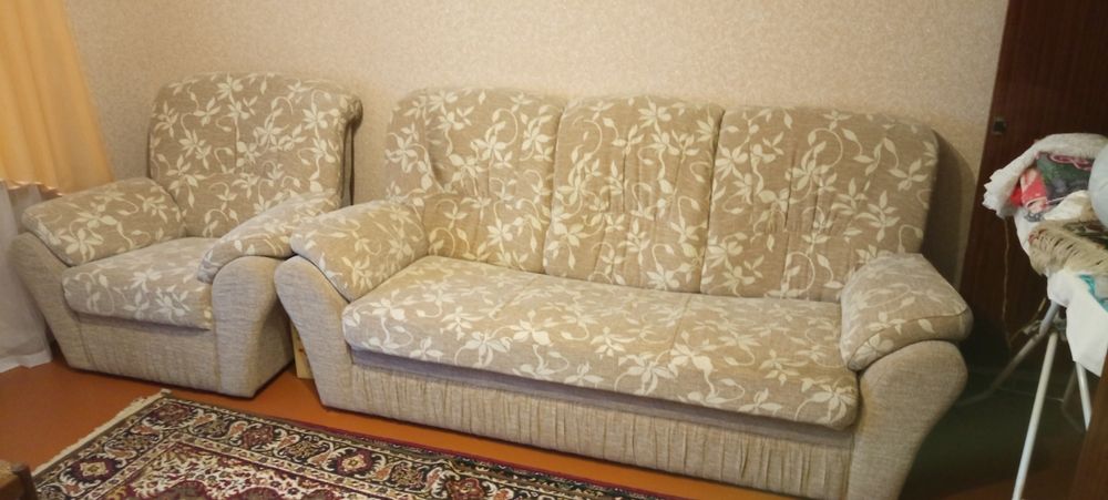 Диван з кріслами