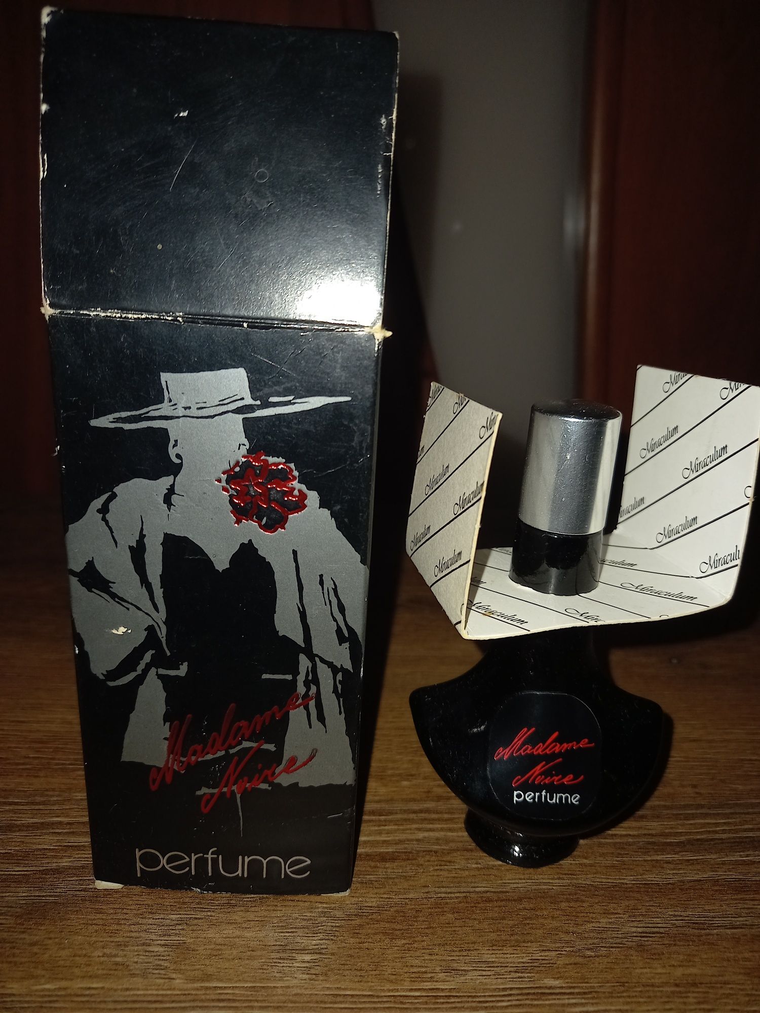 Продам раритетные духи "Madame Noire"