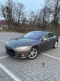 Автомобіль Tesla model s85d обмін , терміново