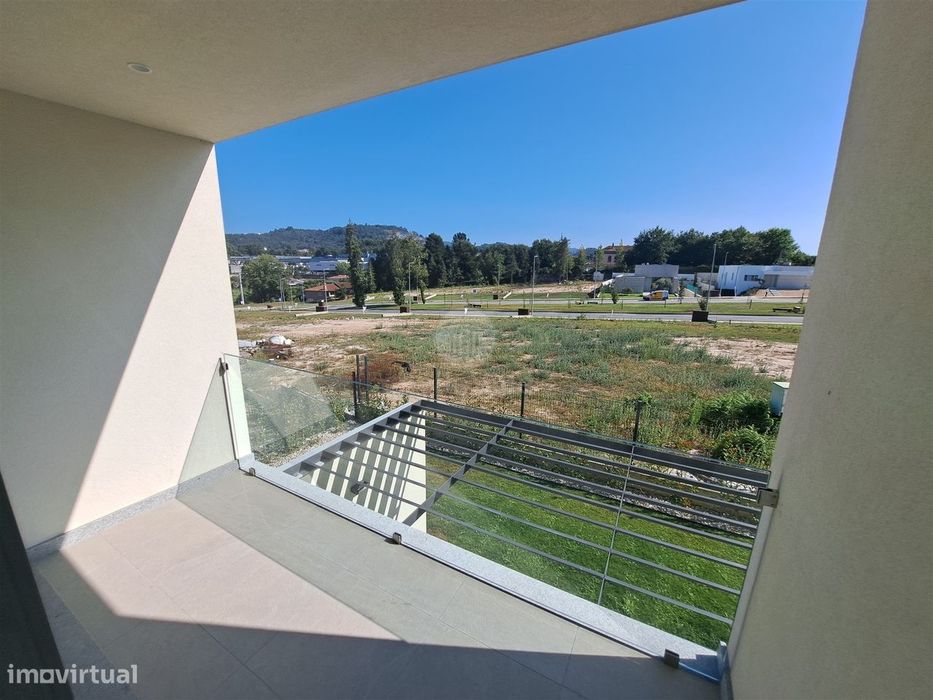 Moradia de gaveto em Palmeira, Braga