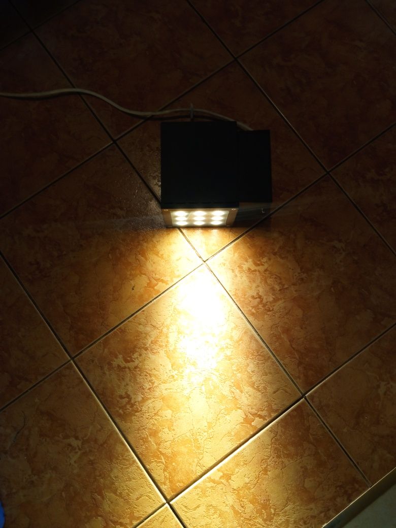 Zewnętrzna masywna  lampa ścienna Spektrum 9 LED,17,5/15/24 cm,Alu wys