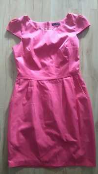 Różowa sukienka 40