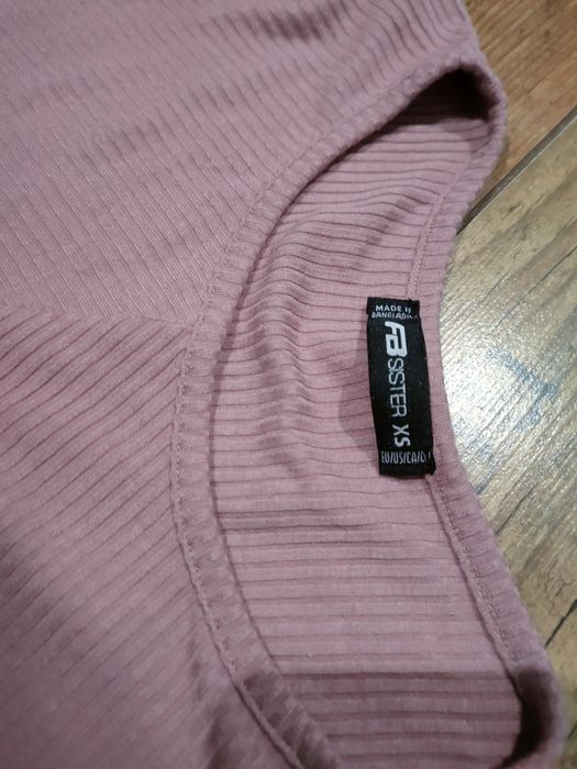 Różowy crop top . FB Sister. Rozmiar XS
