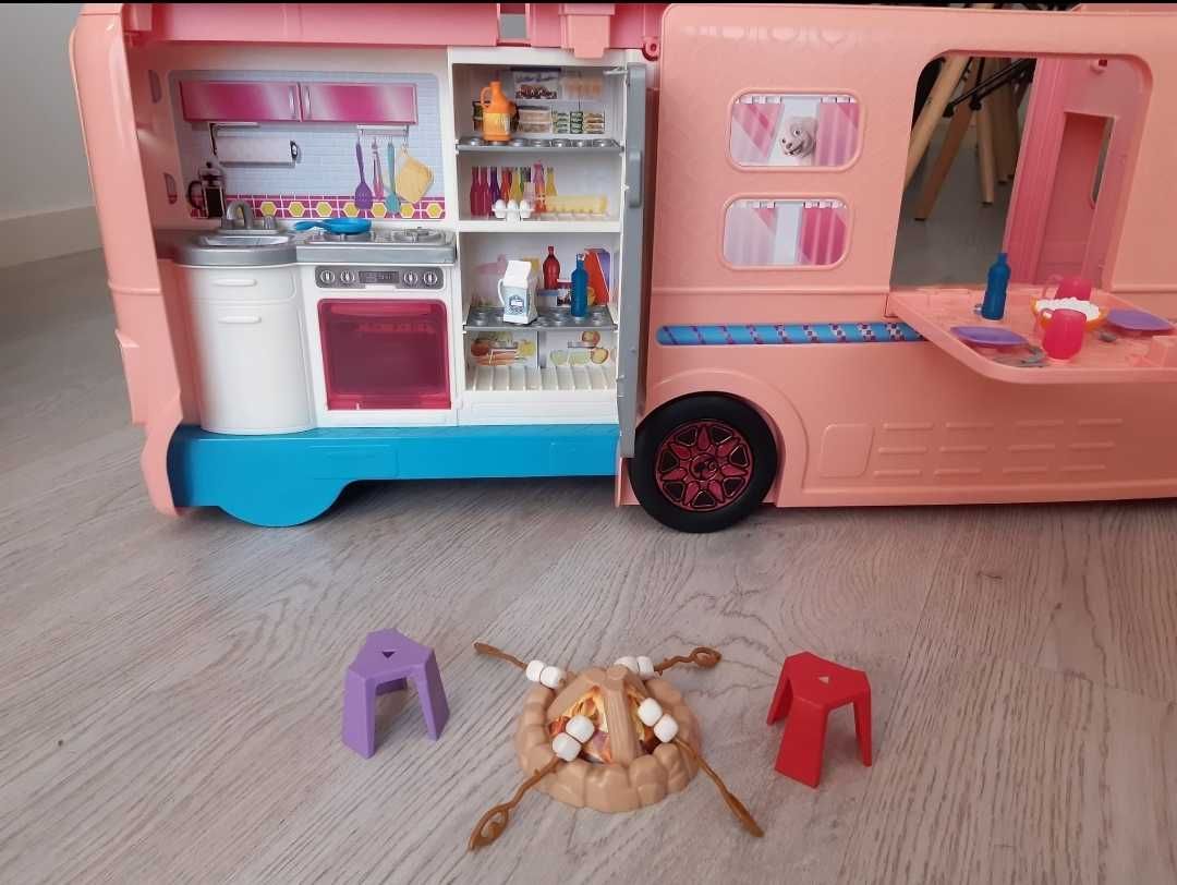 Autocaravana Barbie Mattel