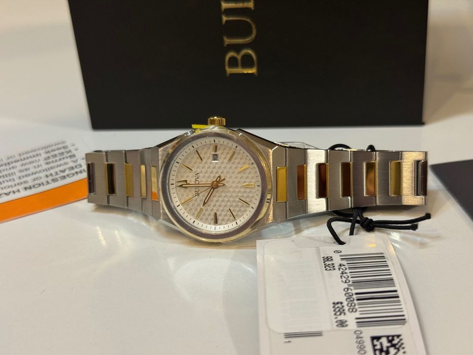 Bulova 98L323 -ніжний two-tone. Перламутр, 29 мм. Оригінал! Розпродаж!