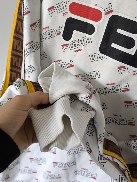 Biała bluza Fendi z lampasem logowana